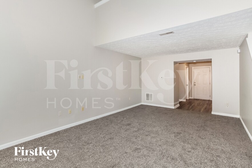 Building Photo - 5712 Clemens Dr