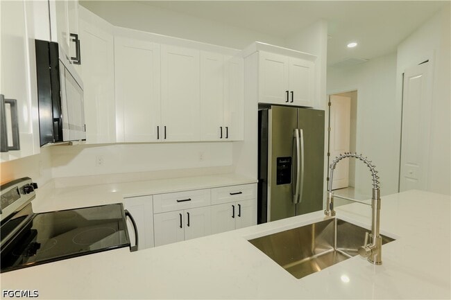 Building Photo - 143 Harold Ave S