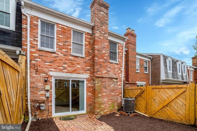 Building Photo - 4112 Century Ct