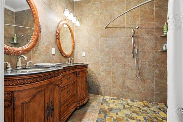 Building Photo - 14140 Hillcrest Rd