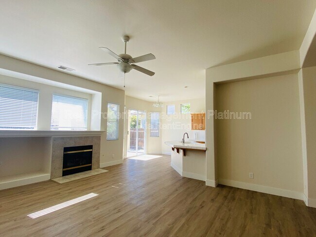 Building Photo - 2916 Roberts Ave