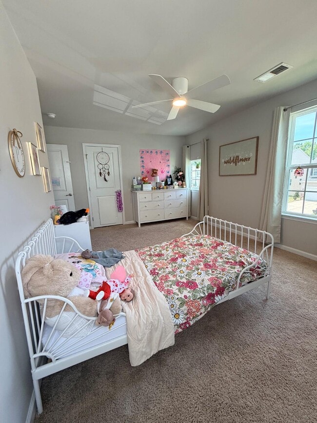 Building Photo - 9411 Wood Creek Cir