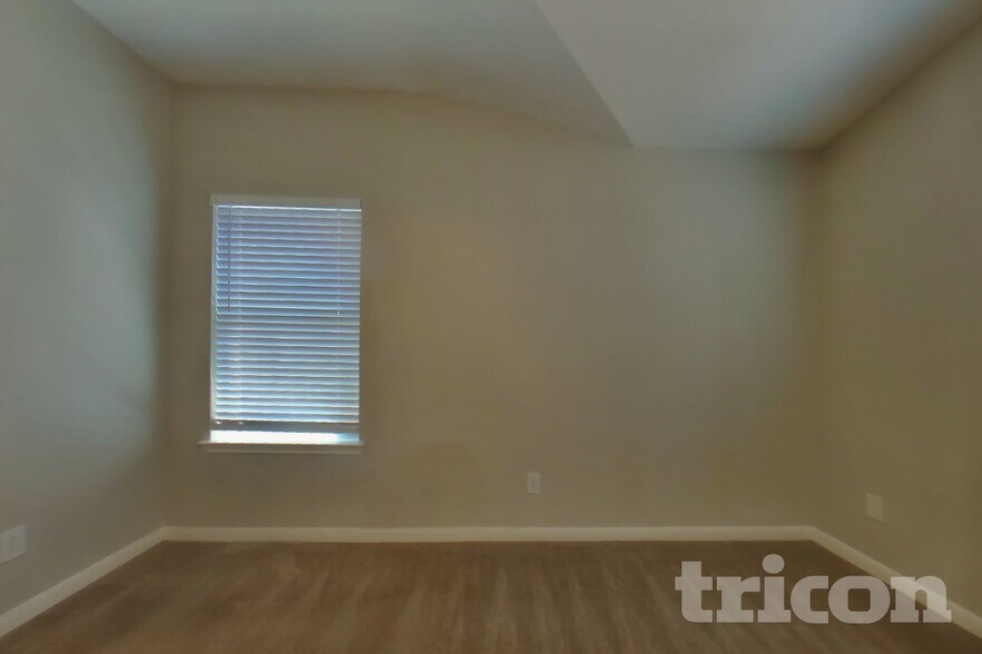 Building Photo - 7711 Sapulpa Ln