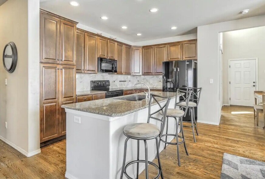 Building Photo - 7040 Auburn Hills Ct