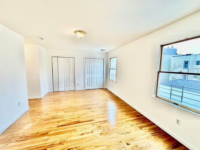 Building Photo - 53 Williams Ave