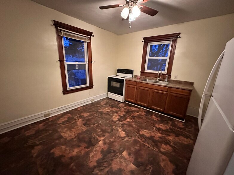 Building Photo - 17 Washington St