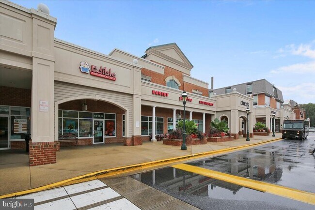 Building Photo - 5011 Sentinel Dr