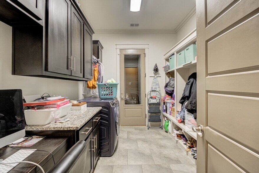 Building Photo - 30 Winslow Cv