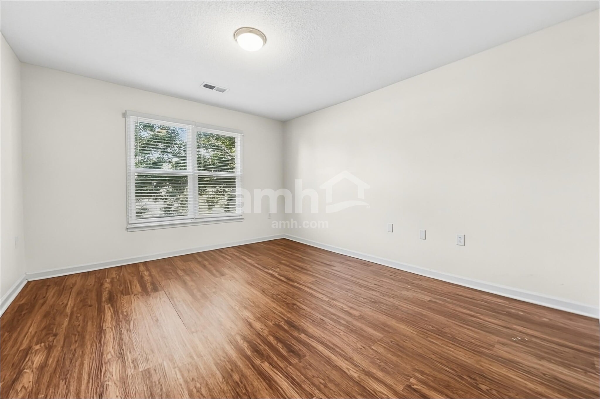 Building Photo - 1838 Oak Springs Dr