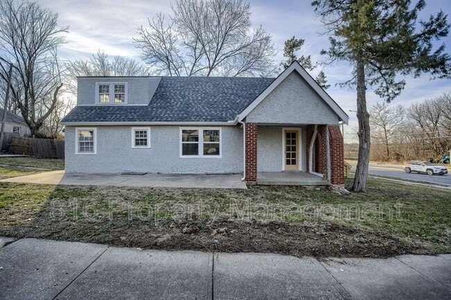 Building Photo - 2819 E 63rd St