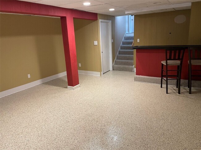 Building Photo - 524 Winston Dr