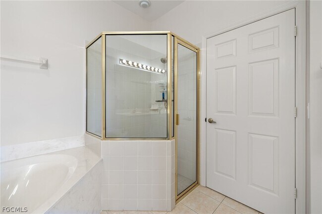 Building Photo - 12607 Fox Ridge Dr