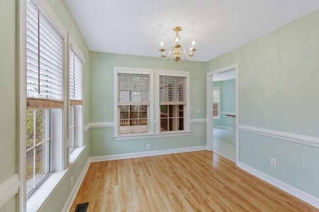 Building Photo - Adorable Ranch Home With Garage and Screen Porch!