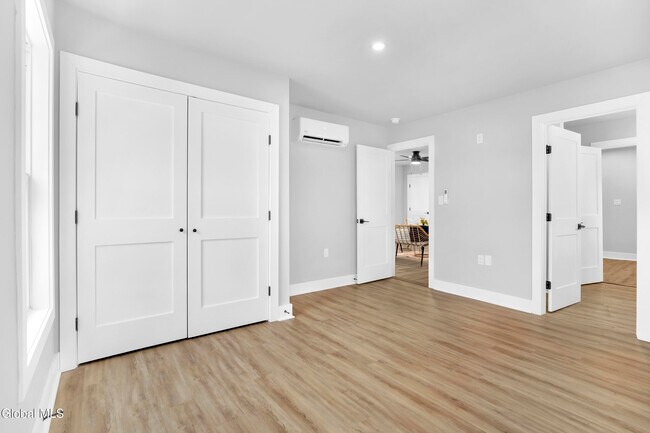 Building Photo - 103 E High St