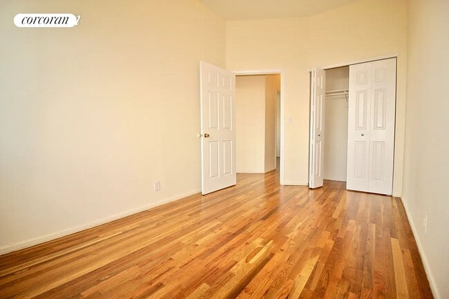 Building Photo - 272 Willoughby Ave