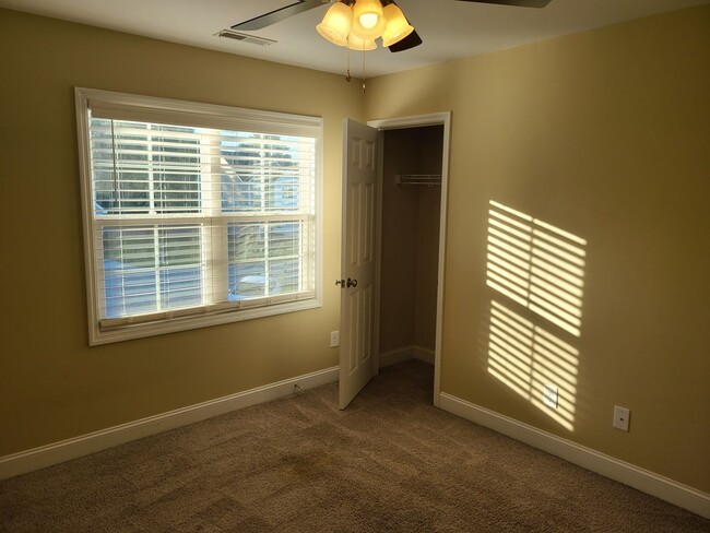 Building Photo - 3 Bedroom, 2.5 bath home - Sneads Ferry - ...