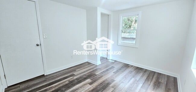 Building Photo - 2015 Detroit Ave NW