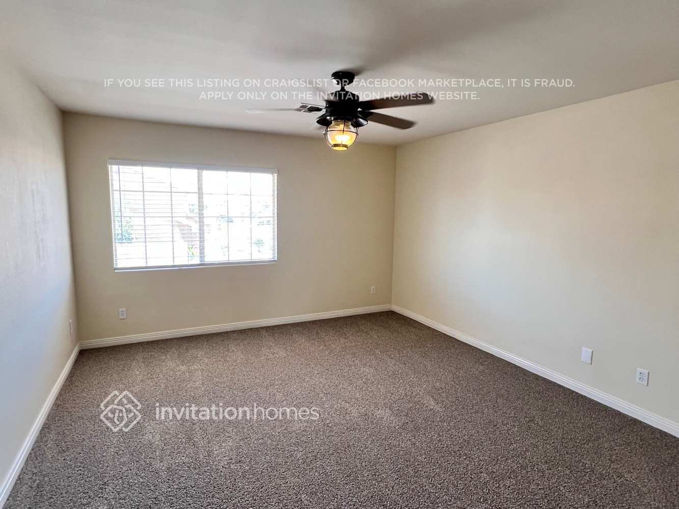 Building Photo - 280 Plaza Carmelina Ct