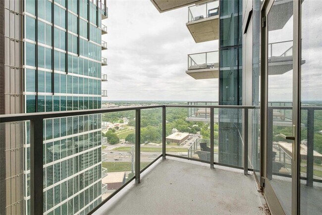 Building Photo - 44 East Ave