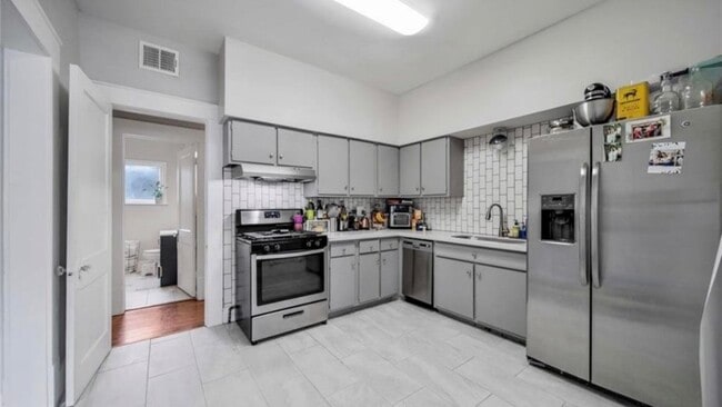 Building Photo - 4614 Park Dr