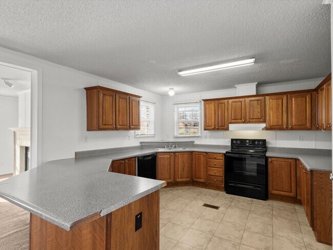 Building Photo - Great Home Near Tanner High School!