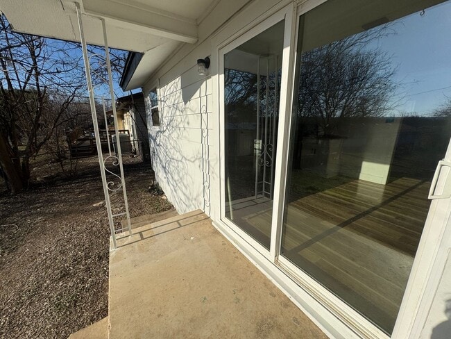 Building Photo - 3-Bedroom House for Rent in Copperas Cove