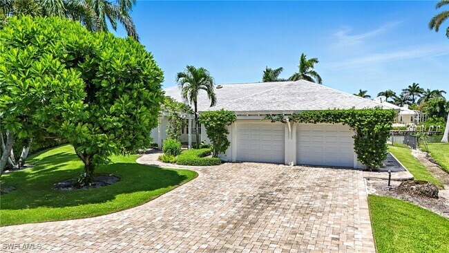Building Photo - 205 Springline Dr