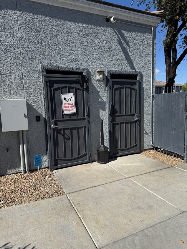 Building Photo - One bedroom, one full bath, FULL sized washer/dryer, with one carport AND a detached garage