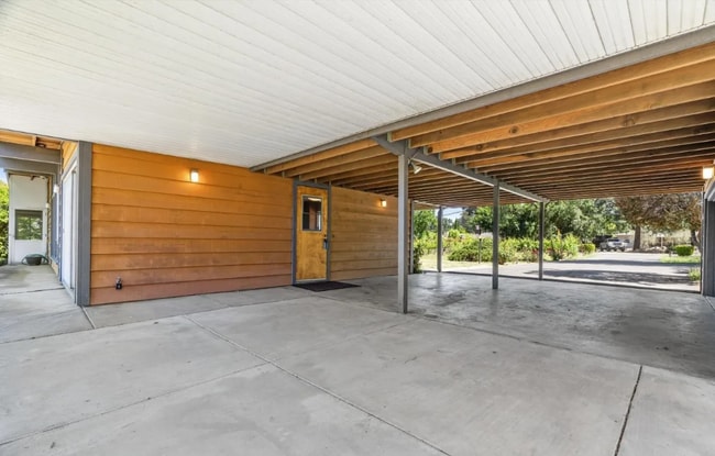 Building Photo - 1330 Orchard Ave