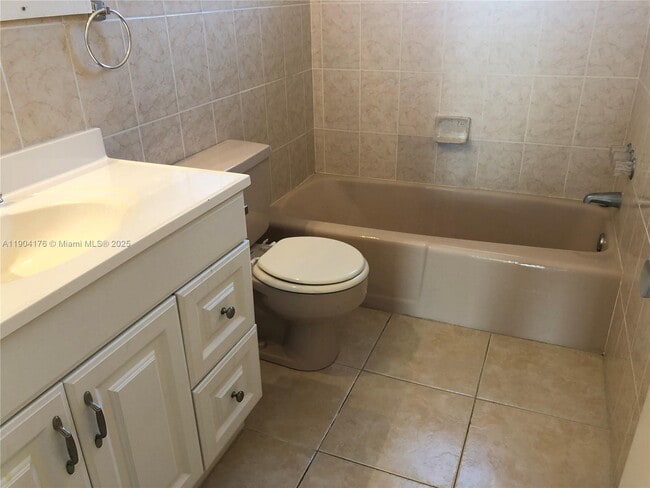 Building Photo - 1836 Arthur St