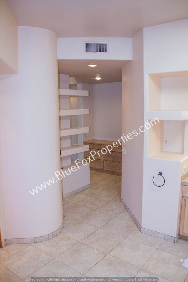 Building Photo - 6190 N Cadena De Montanas