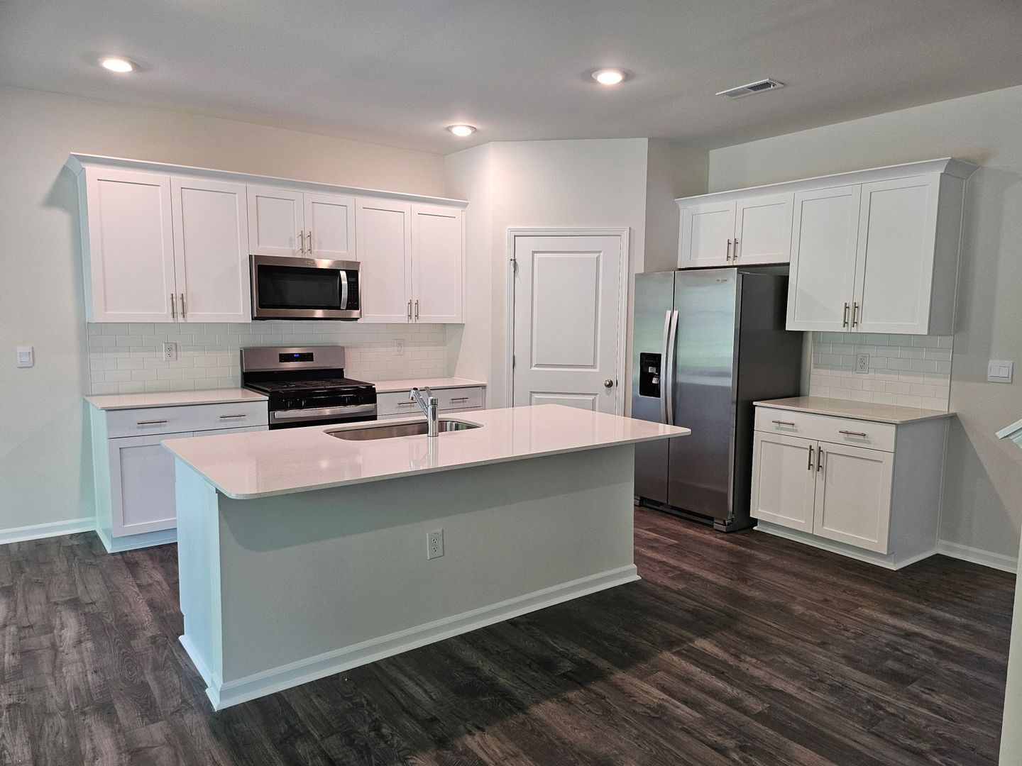 Building Photo - 925 Canis Minor Rd