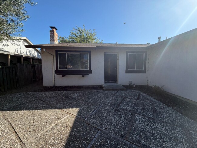 Building Photo - 612 Wigeon Way