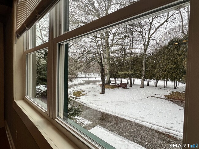 Building Photo - 133 Boston Post Rd