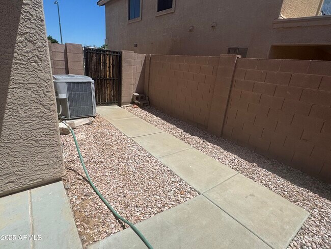 Building Photo - 6416 N 78th Ln