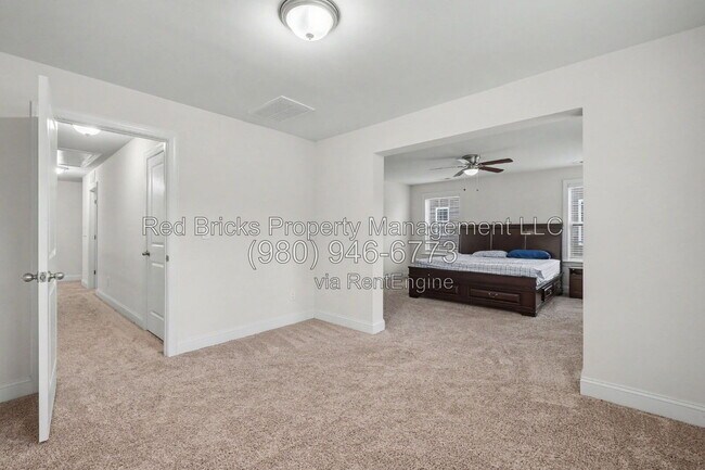 Building Photo - 3034 Stephen Pace Trl