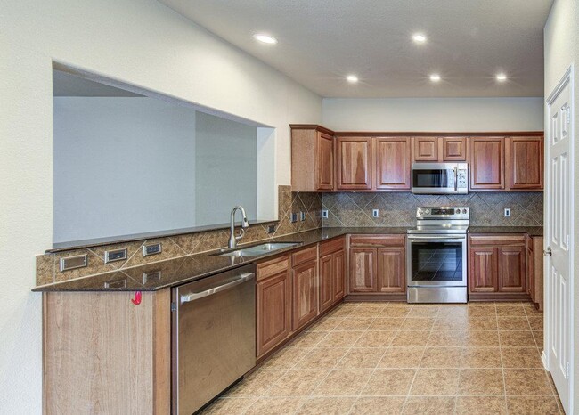 Building Photo - 307 Riverine Way