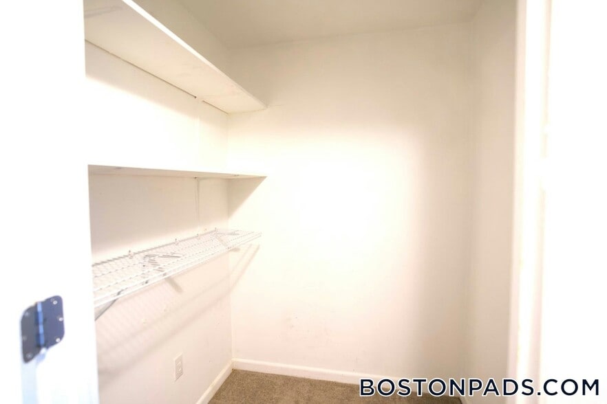 Building Photo - 38 Presidential Dr