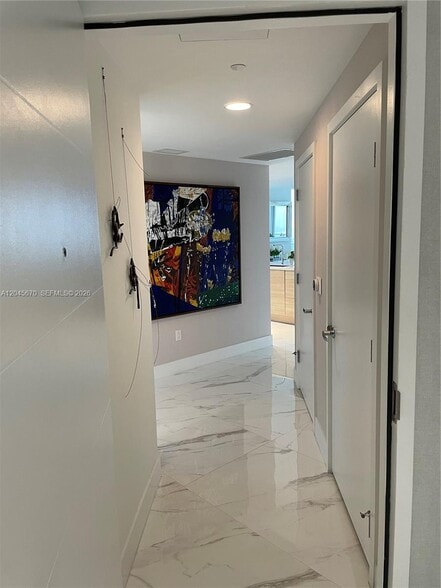 Building Photo - 16385 Biscayne Blvd