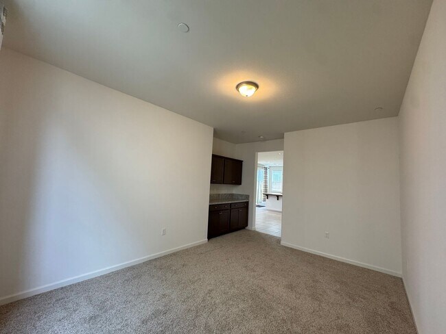 Building Photo - 1267 Las Rosas Ave