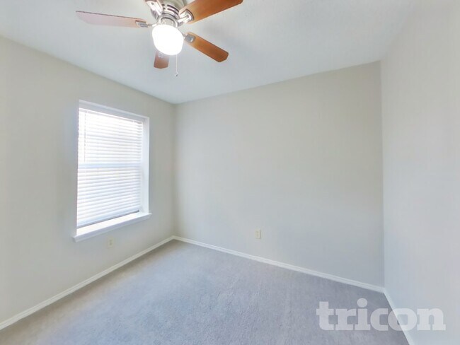 Building Photo - 806 Gable Ave