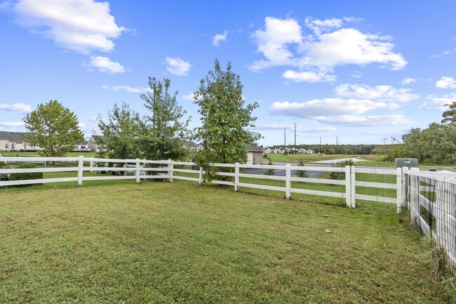 Building Photo - 338 Camerton Ln