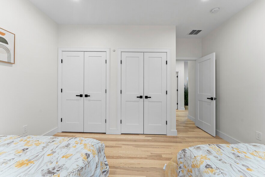 Building Photo - 21 Bolton St