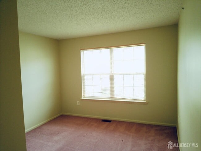 Building Photo - 81 Inverness Dr