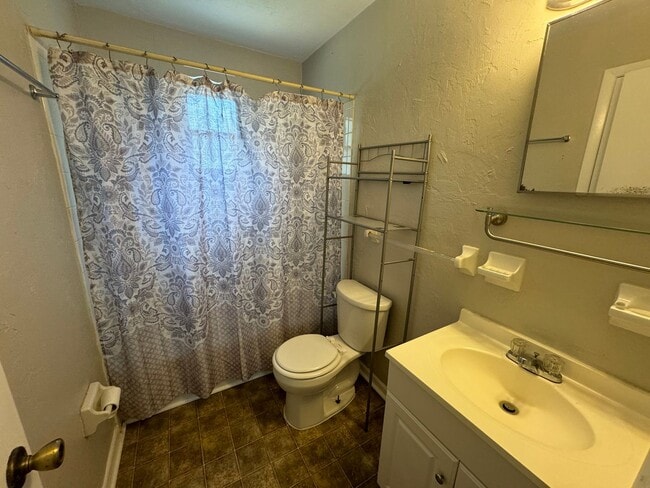 Building Photo - Home in Ridgeview