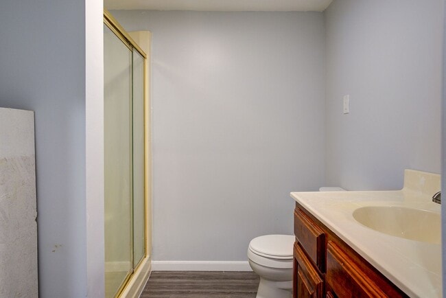 Building Photo - Very nice 4 bed 3 and a half bath home close to Boone Lake