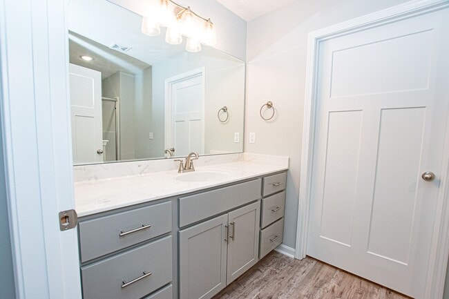 Building Photo - 500 Eagle Pointe Dr