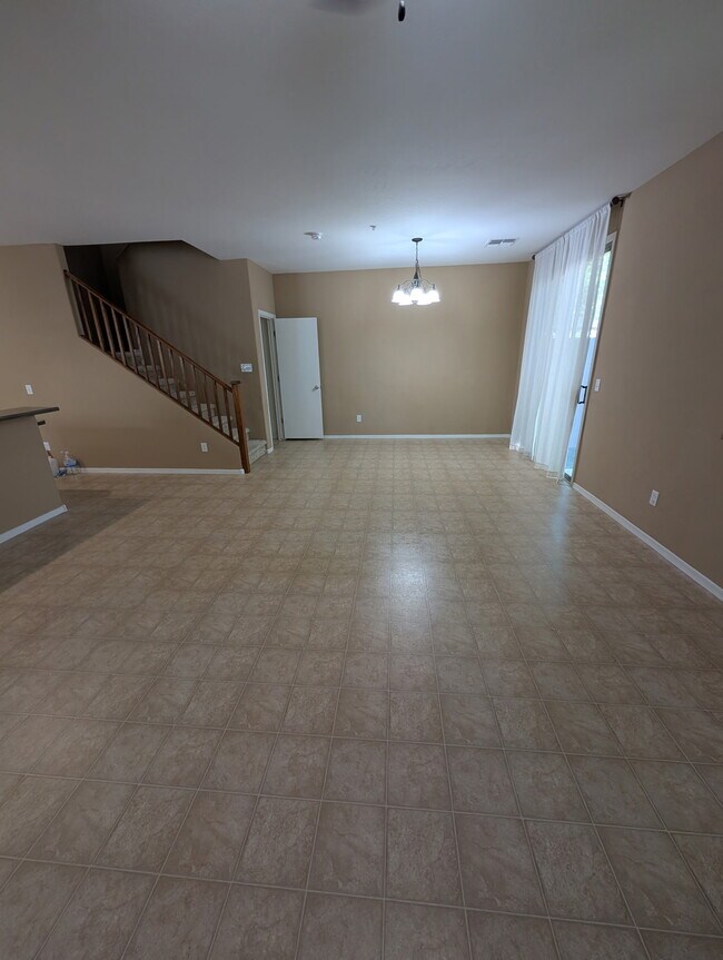 Building Photo - 1250 S Rialto