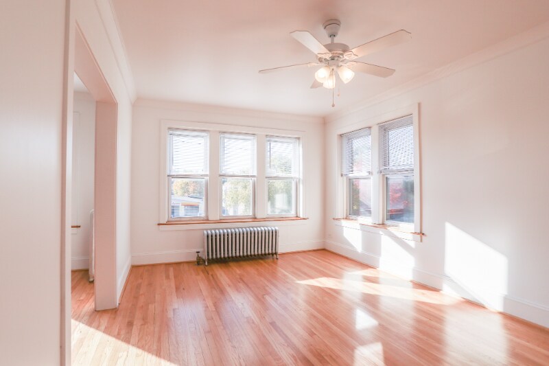 Primary Photo - 4811 N Ashland Ave