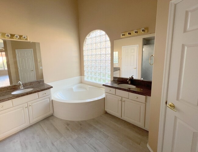 Building Photo - 24031 N 73rd Pl